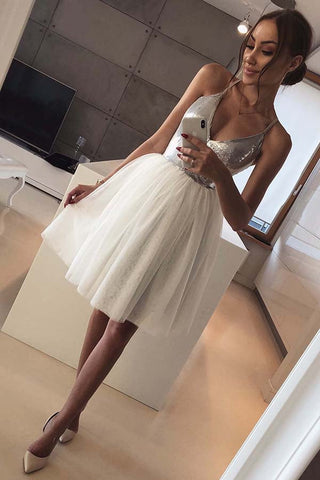 Chic Organza Spaghetti Straps A Line V Neck Homecoming Dresses