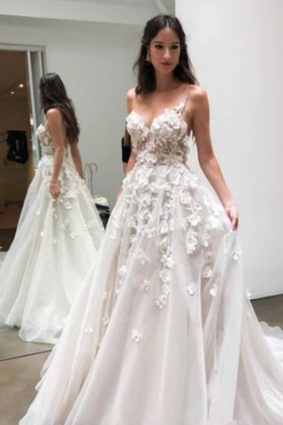 Spaghetti Strap Sweetheart Neck Beach Wedding Dresses 3D Appliqued Bridal Dresses