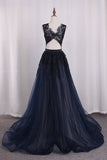 V Neck Mermaid Tulle Prom Dresses With Applique Sweep Train Detachable