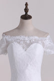 Wedding Dresses A Line Boat Neck Tulle With Applique Court Train