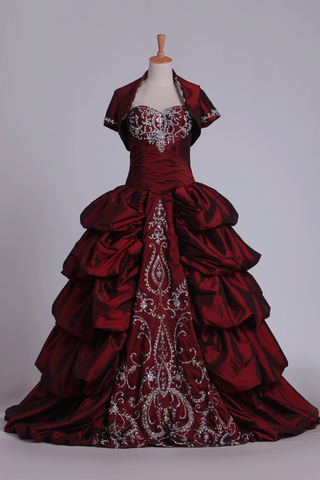 Ball Gown Sweetheart Quinceanera Dresses Taffeta With Embroidery Burgundy/Maroon