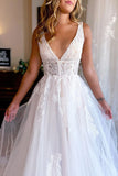 Charming A Line V Neck Tulle Beach Wedding Dresses with Appliques