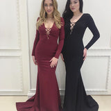 2024 Satin Fabulous Black Halter Deep V-neck Long Sleeve Split Sexy Prom Dresses UK JS469